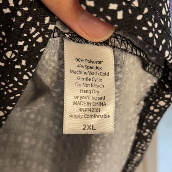 LuLaRoe High-Low Plus Top 2x - Picture 3 of 5